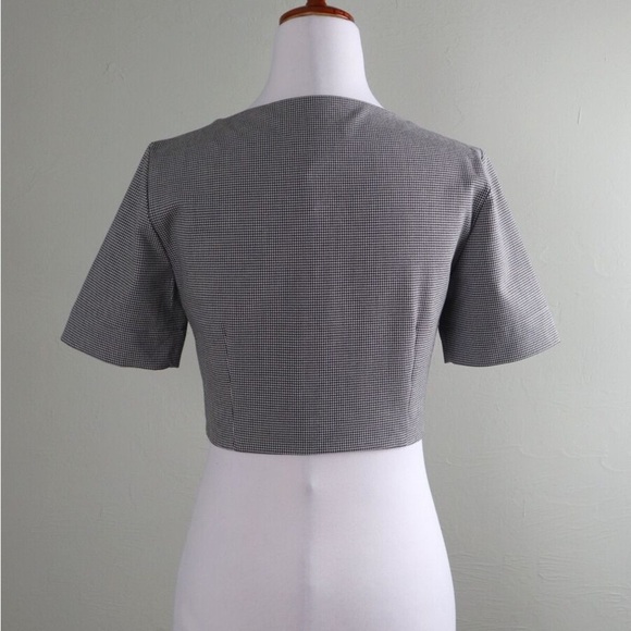 House of Harlow 1960 Gray Buttoned Crop Blouse - Picture 3 of 8